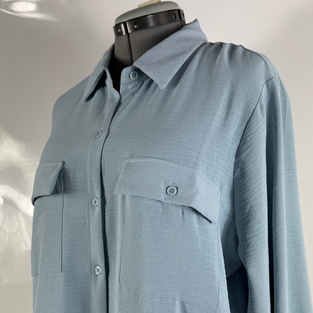 NWT HILARY RADLEY™️ Soft Blue Rolltab Long Sleeve Button-down Shirt